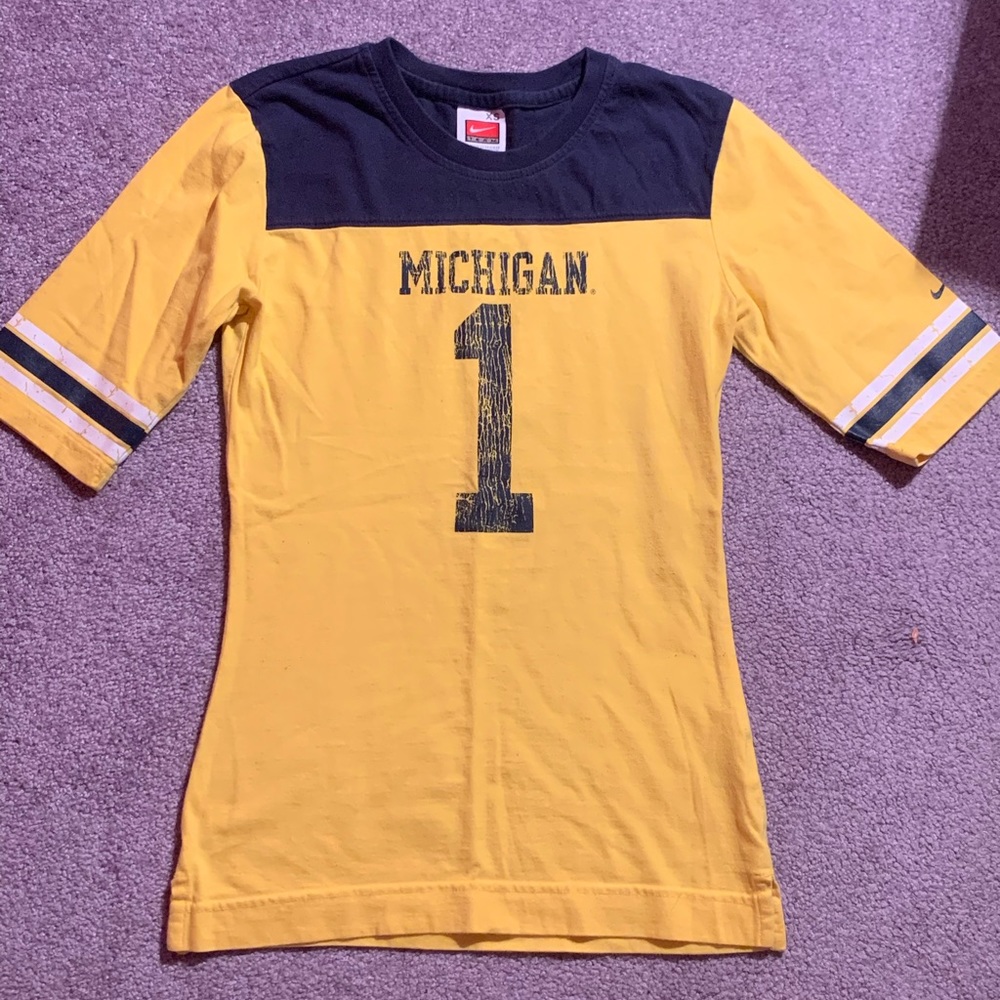 Nike Michigan wolverines shirt UM